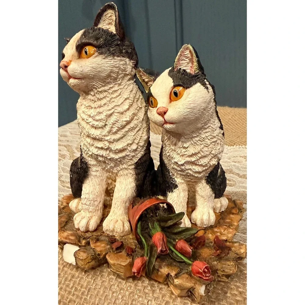Vintage First Edition 4x4 Willie Snd Neuschler Robertson Cat Figurine